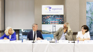 O presidente da Xunta, Alfonso Rueda, acompañado pola conselleira de Economía e Industria, María Jesús Lorenzana, participa nunha Tribuna-almorzo de traballo organizada pola Asociación-Clúster de Empresas de Enxeñaría, Consultoría e Servizos Tecnolóxicos de Galicia (AGEINCO).  NH Collection (Vigo), 26/09/25.